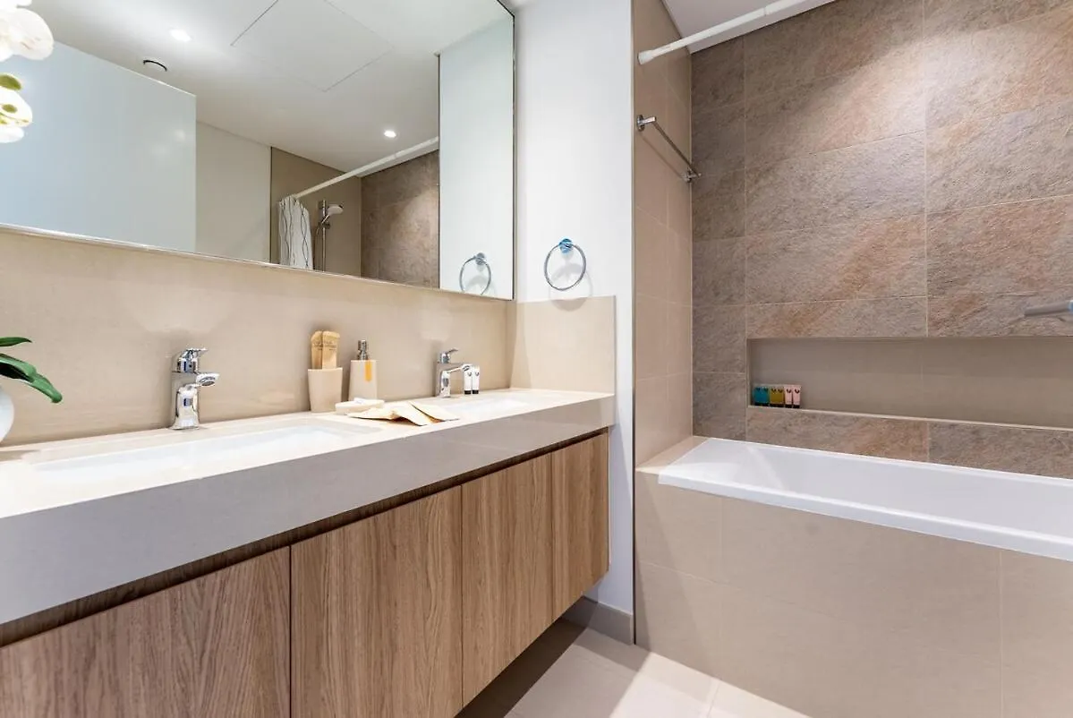 Downtown Views II 2 Bedroom With City Skyline And Sea Views Dubai United Arab Emirates